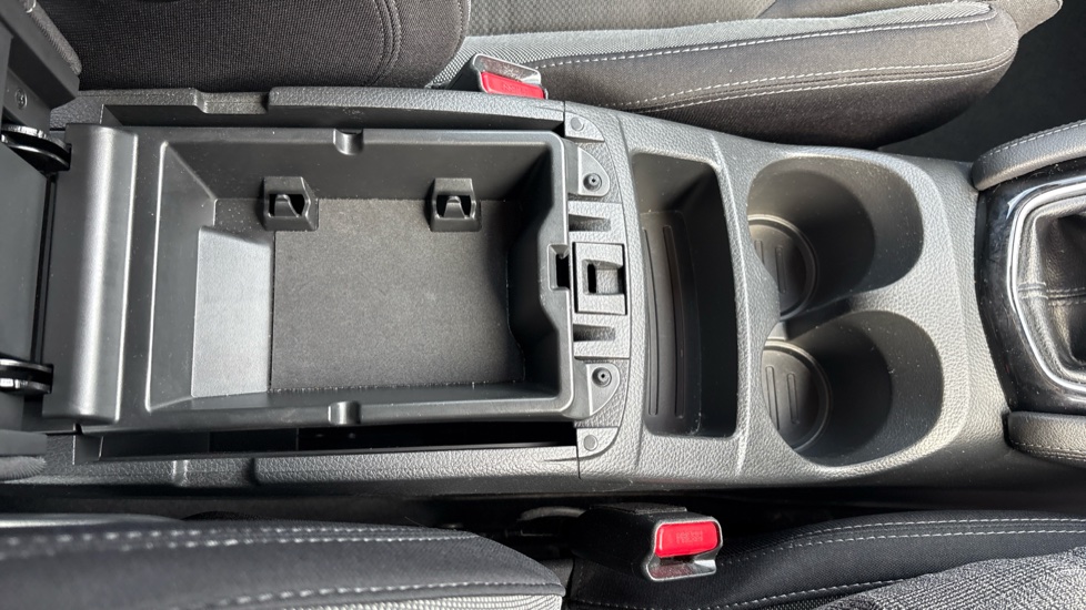 Nissan Qashqai 1.2 DiG-T N-Connecta 5dr Petrol Hatchback - Image 78