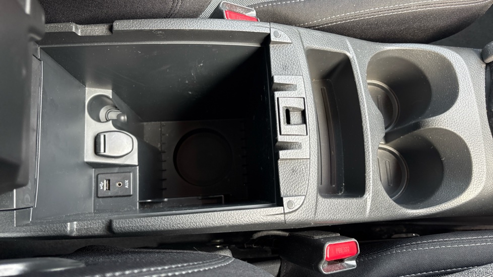 Nissan Qashqai 1.2 DiG-T N-Connecta 5dr Petrol Hatchback - Image 79