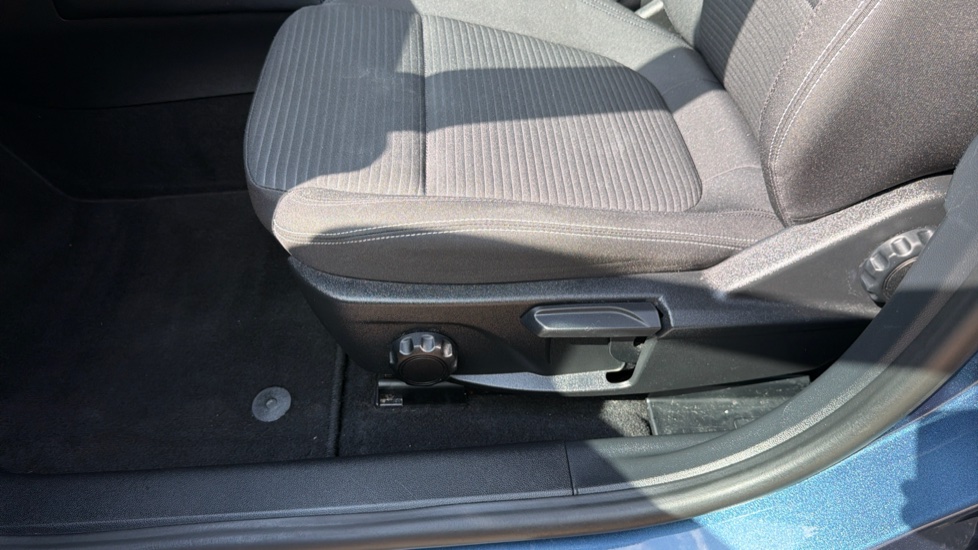 Ford Focus 1.5 EcoBlue 120 Titanium 5dr Auto Diesel Estate - Image 34