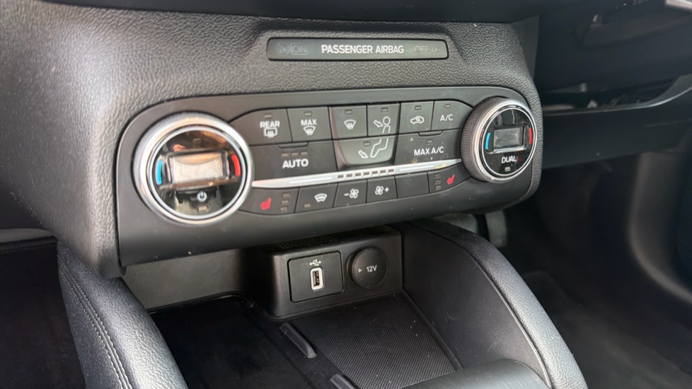 Ford Focus 1.5 EcoBlue 120 Titanium 5dr Auto Diesel Estate - Image 41