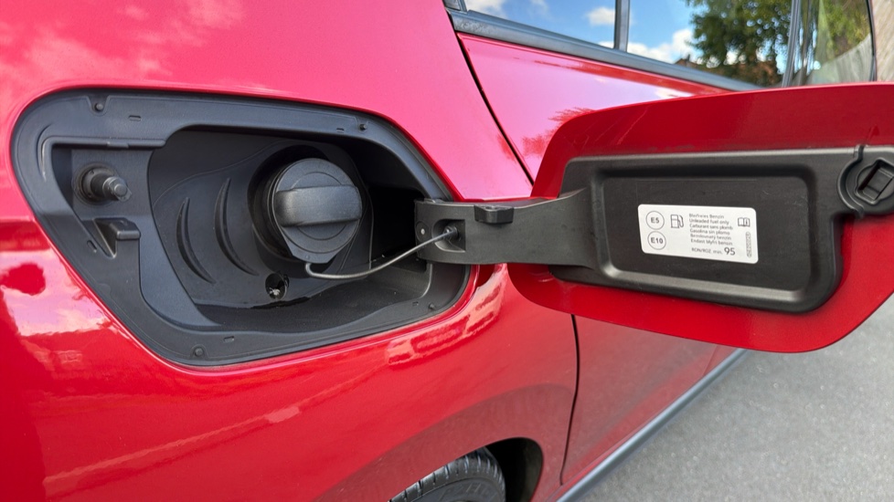 Volkswagen Golf 2.0 TSI GTI 5dr DSG Petrol Hatchback - Image 27