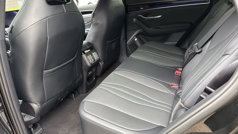BYD Seal U 1.5 DM-i Boost 5dr Auto Estate - Image 16