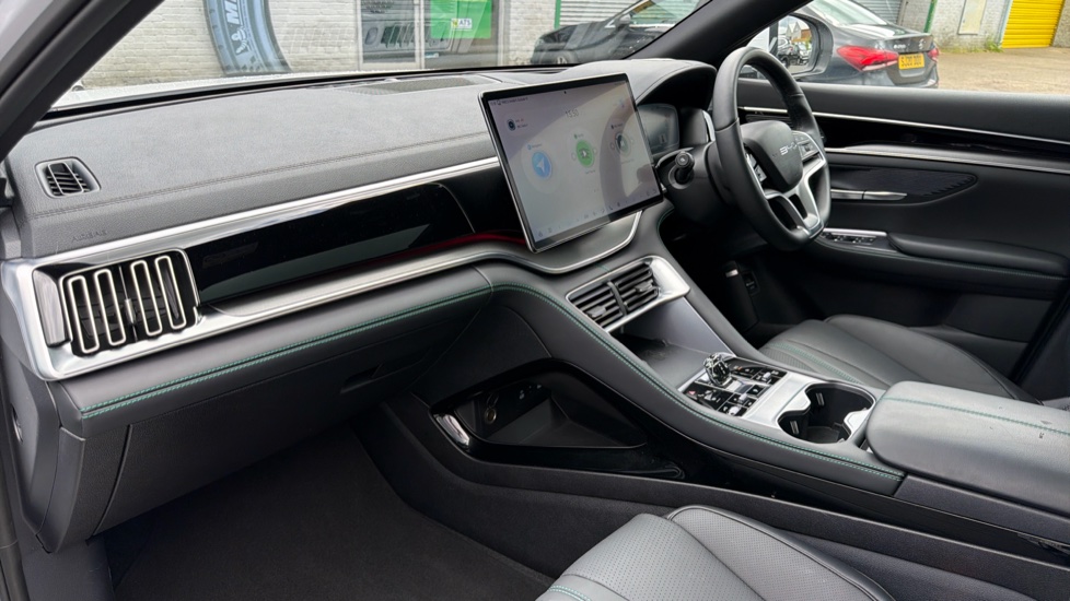 BYD Seal U 1.5 DM-i Boost 5dr Auto Estate - Image 9