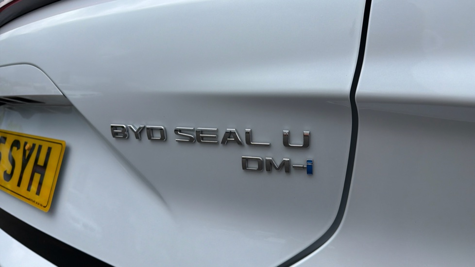 BYD Seal U 1.5 DM-i Boost 5dr Auto Estate - Image 25