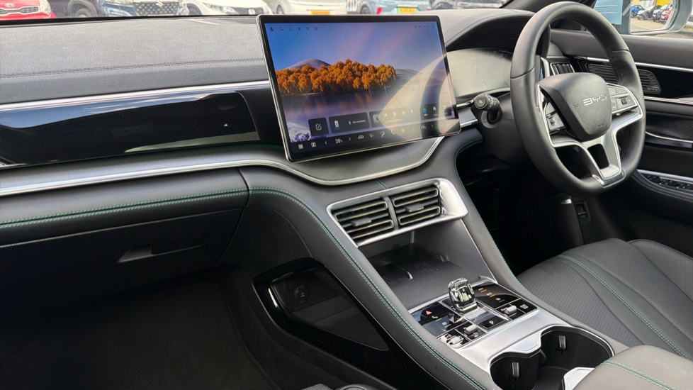 BYD Seal U 1.5 DM-i Comfort 5dr Auto Estate - Image 9