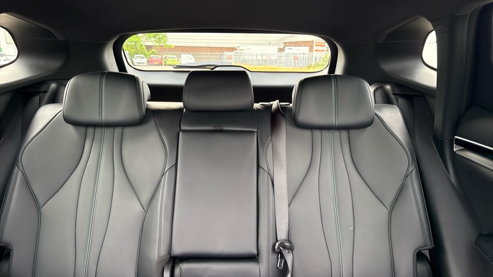 BYD Seal U 1.5 DM-i Comfort 5dr Auto Estate - Image 15