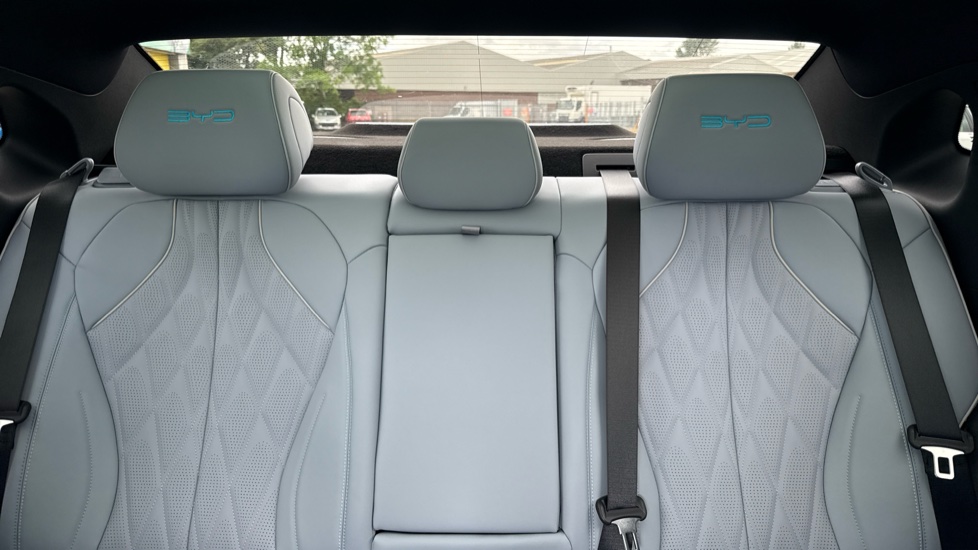 BYD Seal 230kW Design 83kWh 4dr Auto Electric Saloon - Image 15