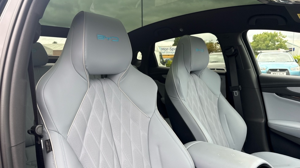 BYD Seal 230kW Design 83kWh 4dr Auto Electric Saloon - Image 32