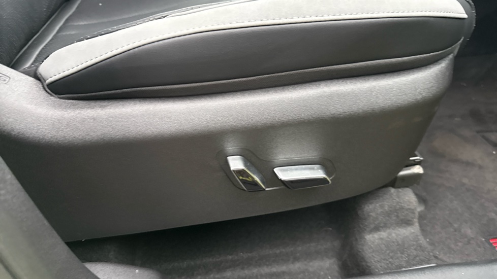 BYD Dolphin Surf 65kW Boost 43kWh 5dr Auto Electric Hatchback - Image 35