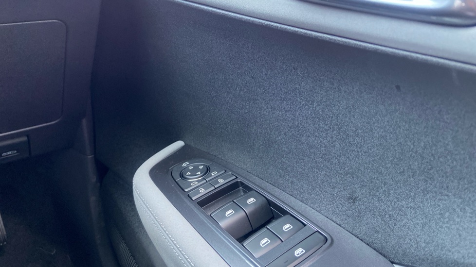 BYD Dolphin Surf 65kW Boost 43kWh 5dr Auto Electric Hatchback - Image 23