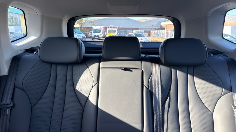 BYD Sealion 5 1.5 DM-i Design 5dr Auto Estate - Image 15