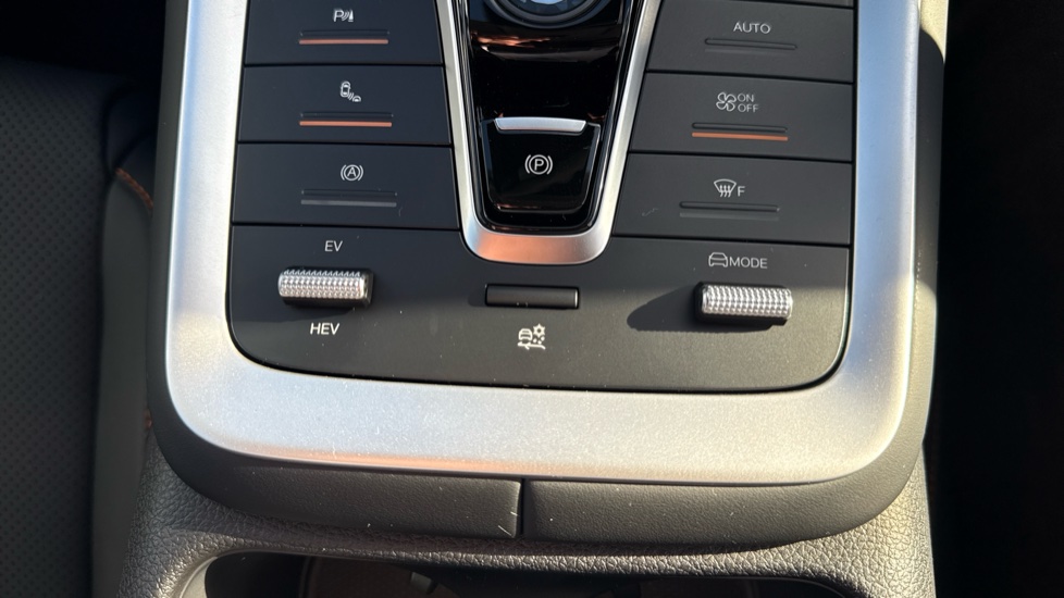 BYD Sealion 5 1.5 DM-i Design 5dr Auto Estate - Image 28
