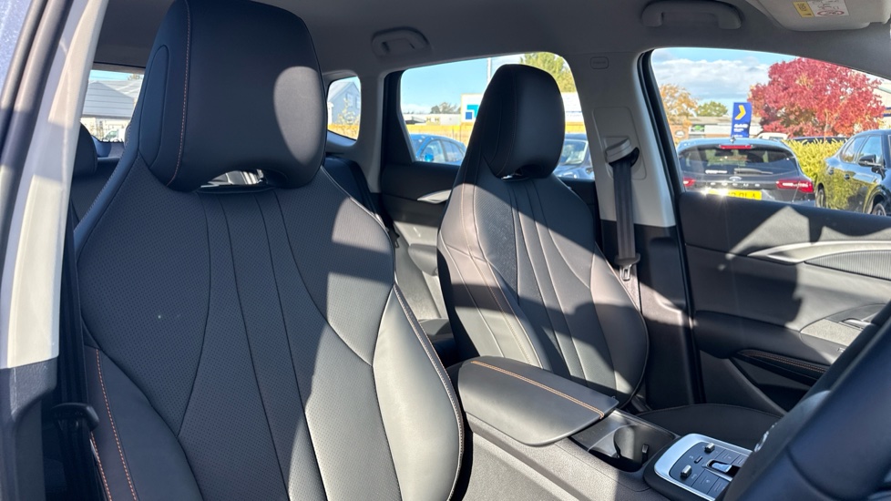 BYD Sealion 5 1.5 DM-i Design 5dr Auto Estate - Image 29