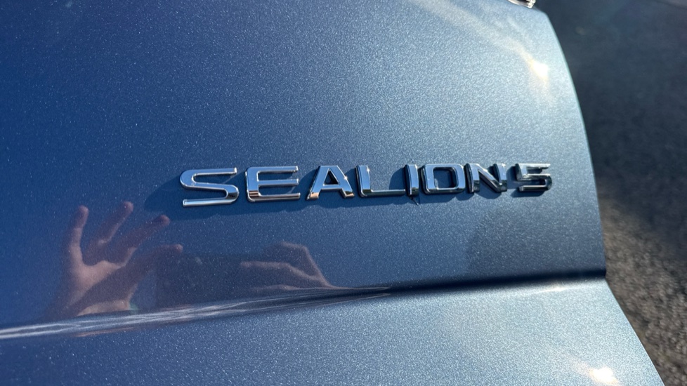 BYD Sealion 5 1.5 DM-i Design 5dr Auto Estate - Image 31