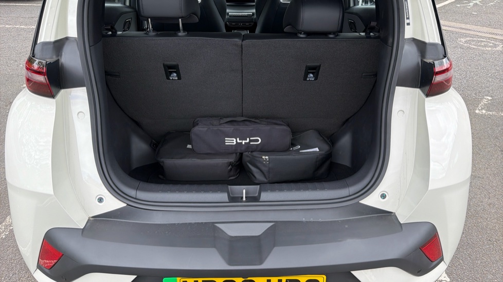 BYD Dolphin Surf 65kW Active 30kWh 5dr Auto Electric Hatchback - Image 4