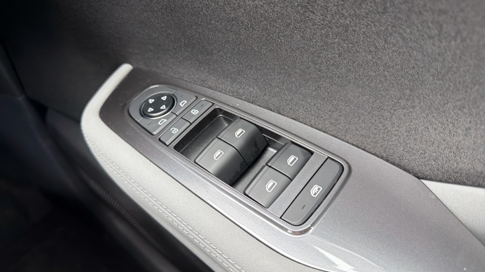 BYD Dolphin Surf 65kW Active 30kWh 5dr Auto Electric Hatchback - Image 23