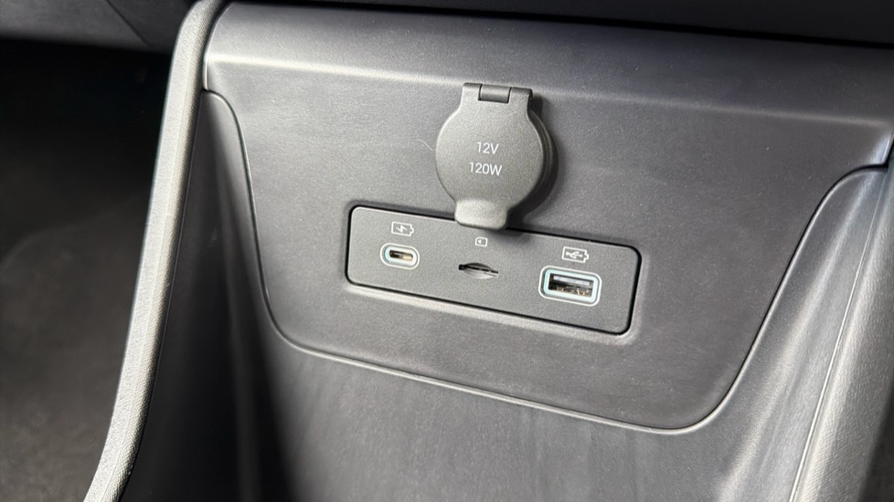 BYD Dolphin Surf 65kW Active 30kWh 5dr Auto Electric Hatchback - Image 24