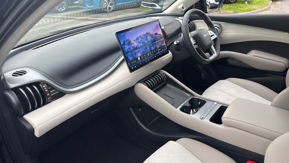 BYD Atto 3 Evo 230kW Design 75kWh 5dr Auto Electric Hatchback - Image 9
