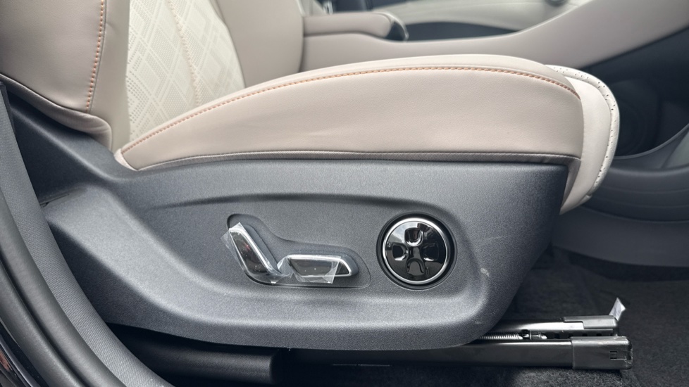 BYD Atto 3 Evo 230kW Design 75kWh 5dr Auto Electric Hatchback - Image 32