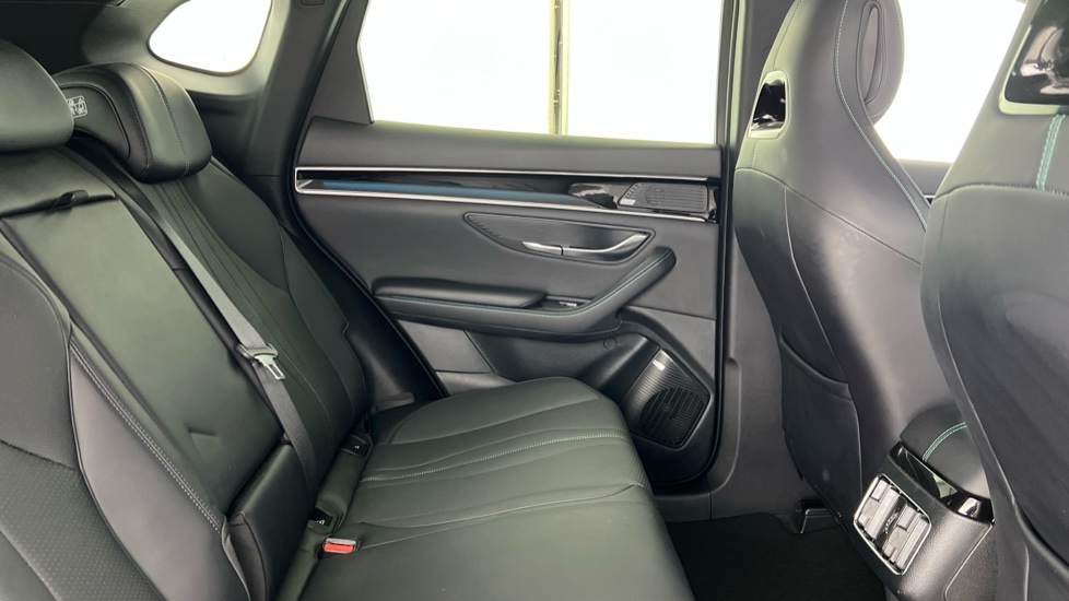 BYD Seal U 1.5 DM-i Comfort 5dr Auto Estate - Image 12