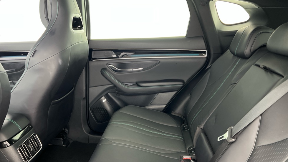 BYD Seal U 1.5 DM-i Comfort 5dr Auto Estate - Image 13