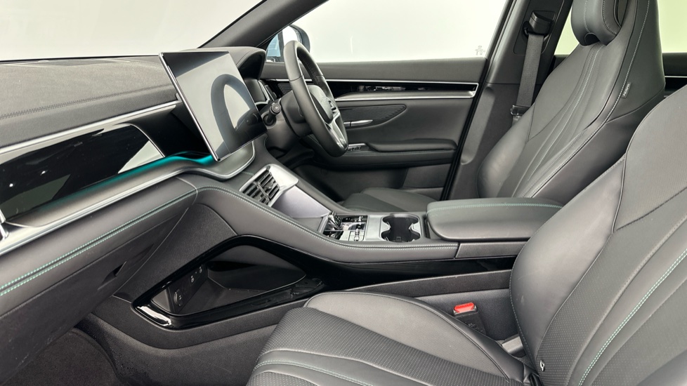 BYD Seal U 1.5 DM-i Comfort 5dr Auto Estate - Image 10