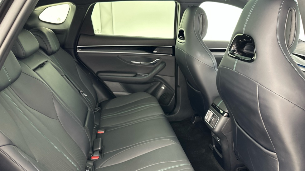 BYD Seal U 1.5 DM-i Comfort 5dr Auto Estate - Image 12