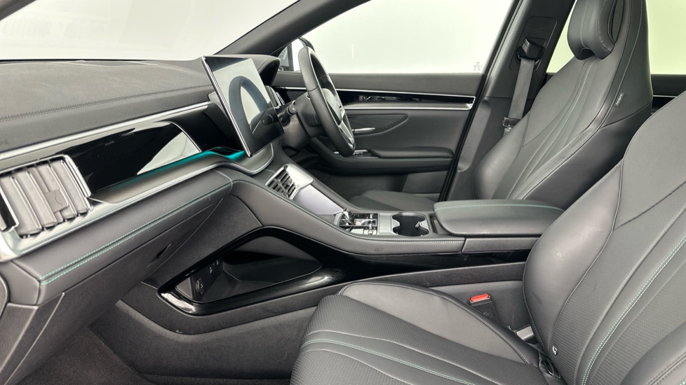 BYD Seal U 1.5 DM-i Comfort 5dr Auto Estate - Image 10
