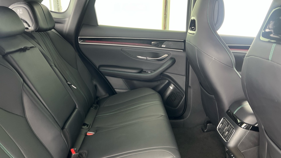 BYD Seal U 1.5 DM-i Comfort 5dr Auto Estate - Image 12