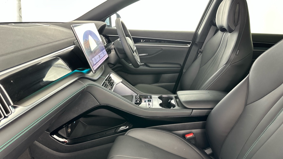 BYD Seal U 1.5 DM-i Boost 5dr Auto Estate - Image 10