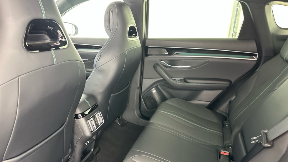 BYD Seal U 1.5 DM-i Boost 5dr Auto Estate - Image 13