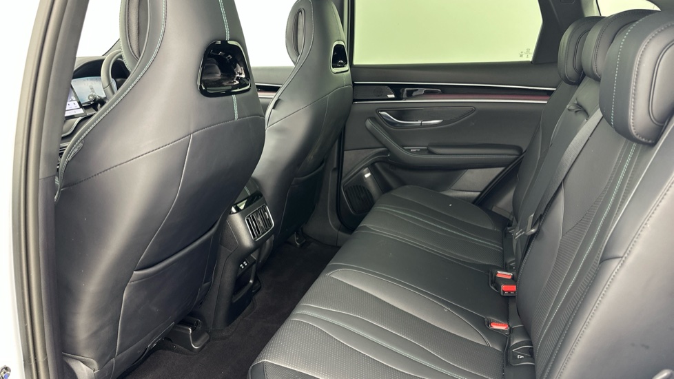 BYD Seal U 1.5 DM-i Comfort 5dr Auto Estate - Image 13