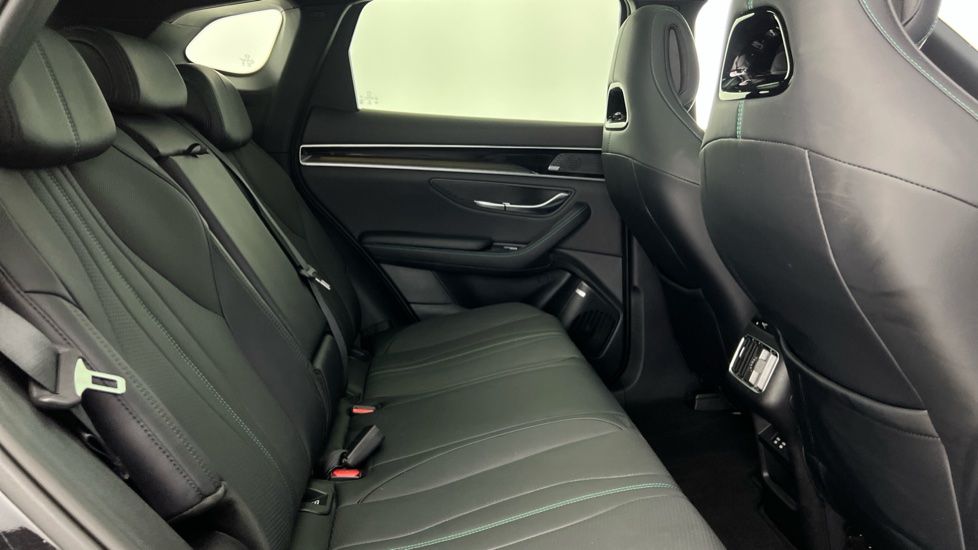 BYD Seal U 1.5 DM-i Boost 5dr Auto Estate - Image 12