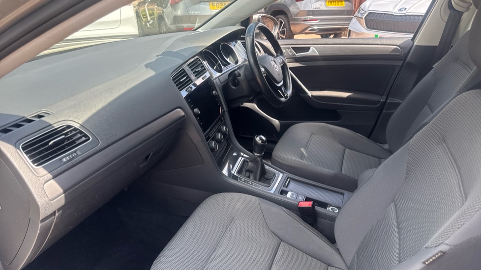 Volkswagen Golf 1.4 TSI SE [Nav] 5dr Petrol Hatchback - Image 2