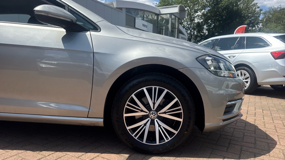 Volkswagen Golf 1.4 TSI SE [Nav] 5dr Petrol Hatchback - Image 5