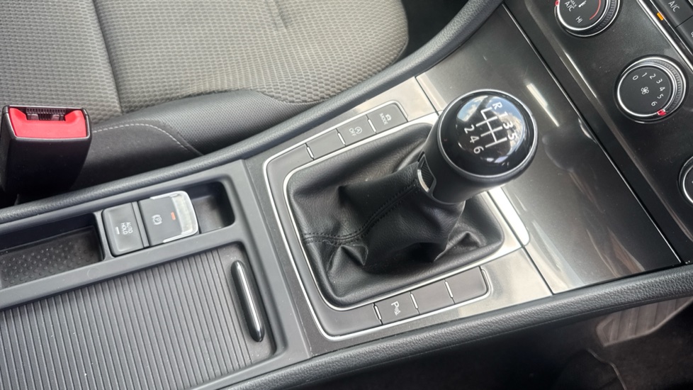 Volkswagen Golf 1.4 TSI SE [Nav] 5dr Petrol Hatchback - Image 14