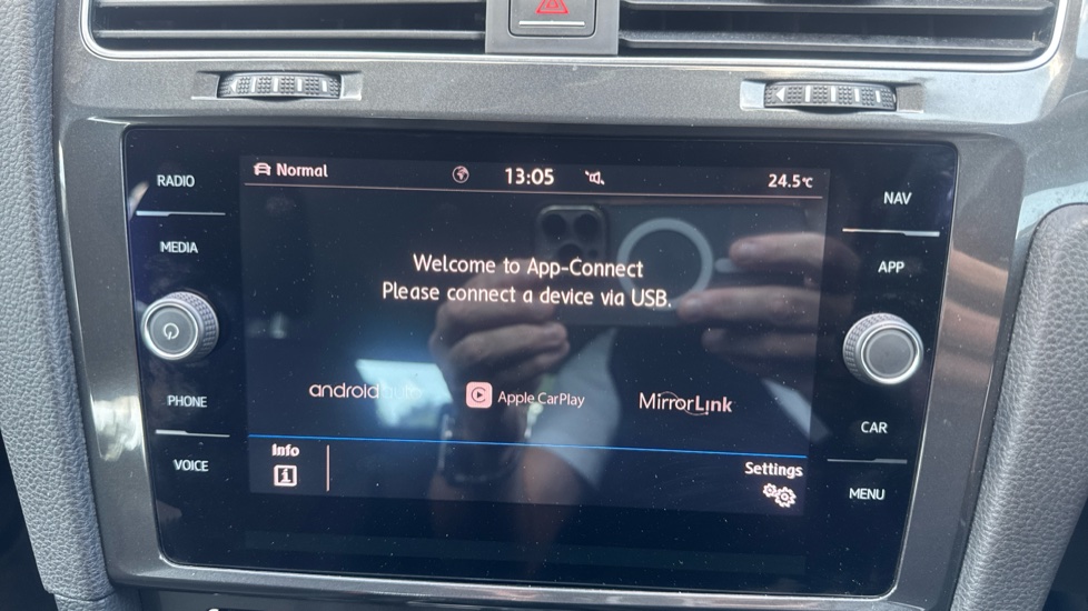 Volkswagen Golf 1.4 TSI SE [Nav] 5dr Petrol Hatchback - Image 28