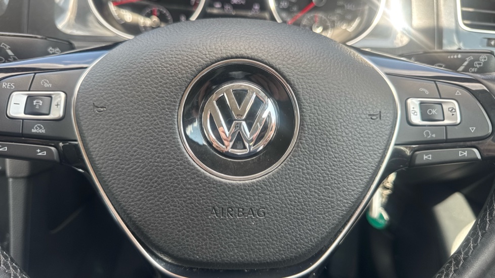 Volkswagen Golf 1.4 TSI SE [Nav] 5dr Petrol Hatchback - Image 37