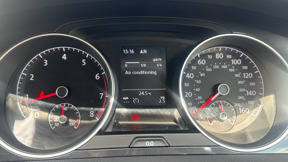 Volkswagen Golf 1.4 TSI SE [Nav] 5dr Petrol Hatchback - Image 41