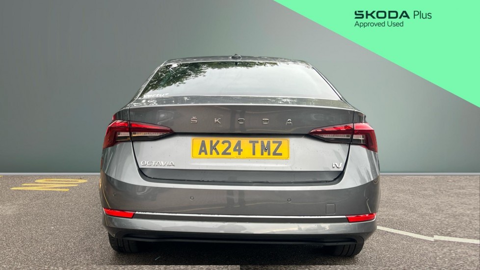 Skoda Octavia 1.4 TSI iV SE L DSG 5dr Hatchback - Image 8