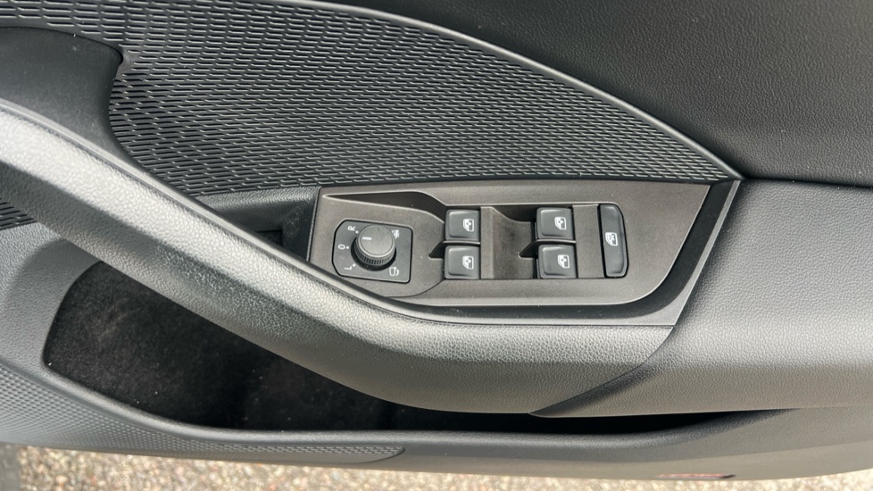 Skoda Octavia 1.4 TSI iV SE L DSG 5dr Hatchback - Image 19