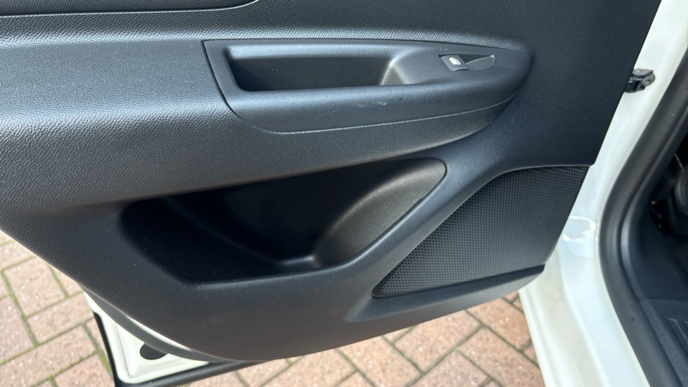 Vauxhall Mokka 1.2 Turbo 100 SRi Nav Premium 5dr Petrol Hatchback - Image 50