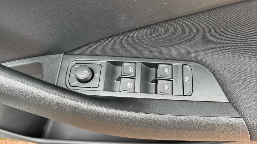 Skoda Scala 1.0 TSI 116 SE Edition 5dr DSG Petrol Hatchback - Image 24