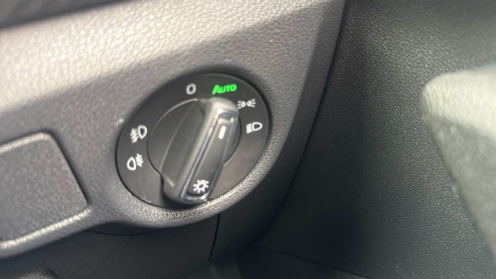 Skoda Kamiq 1.0 TSI Monte Carlo Edition 5dr Petrol Hatchback - Image 40