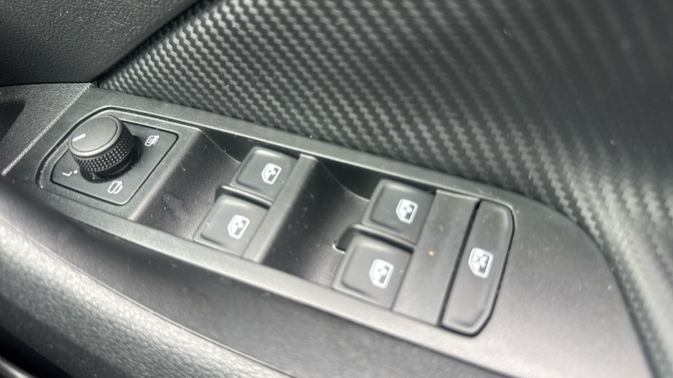 Skoda Kamiq 1.0 TSI Monte Carlo Edition 5dr Petrol Hatchback - Image 41