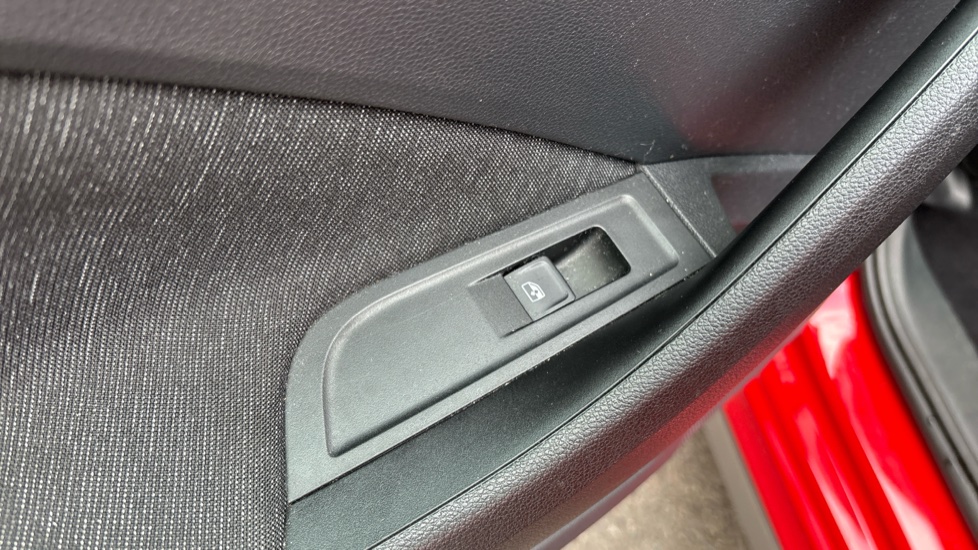 Skoda Kamiq 1.5 TSI SE L 5dr DSG Petrol Hatchback - Image 32
