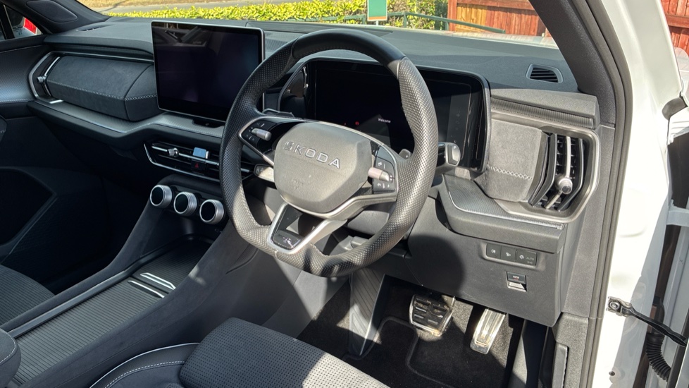 Skoda Kodiaq 1.5 TSI e-TEC SportLine 5dr DSG [7 Seat] Petrol Estate - Image 6