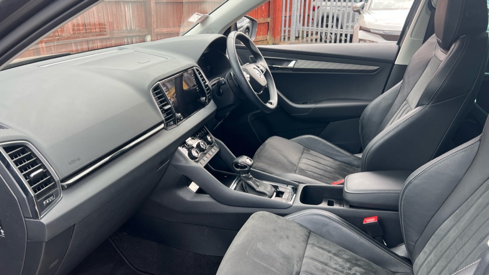 Skoda Karoq 1.5 TSI SE L 5dr DSG Petrol Estate - Image 2