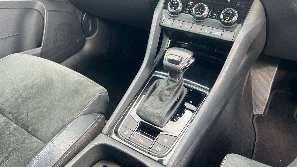 Skoda Karoq 1.5 TSI SE L 5dr DSG Petrol Estate - Image 14