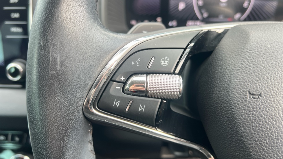 Skoda Karoq 1.5 TSI SE L 5dr DSG Petrol Estate - Image 17